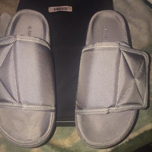 yeezy slides 11
